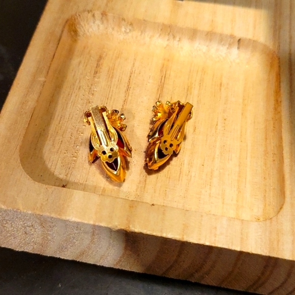 Vintage Red Rhinestone Clip Earrings in Goldtone Open Back Setting - Picture 4 of 7